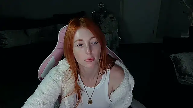 Snapshot of Red_firesquirt chatting on 12-12-24, 02:33 Red firesquirt online show from 12-12-24, 02:33