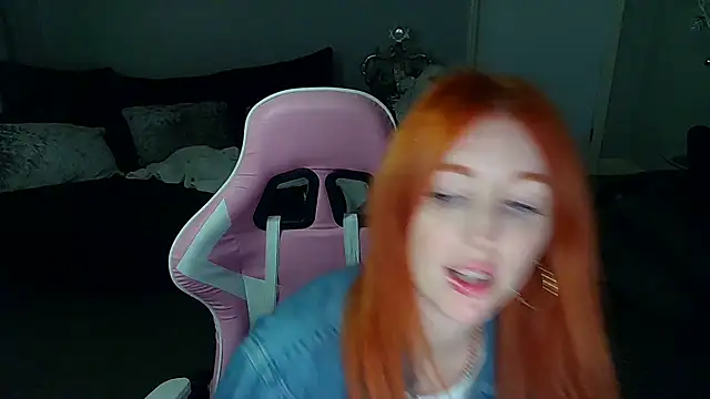 Snapshot of Red_firesquirt chatting on 12-24-24, 12:55 Red firesquirt online show from 12-24-24, 12:55