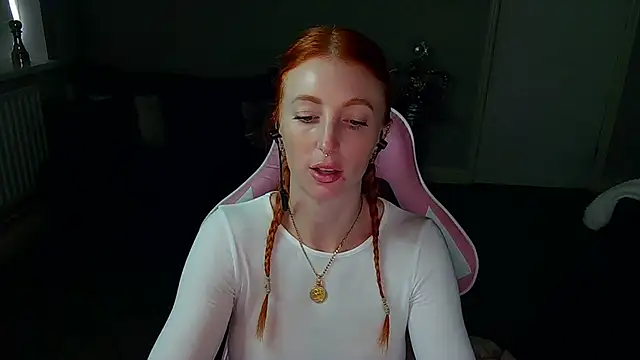 Snapshot of Red_firesquirt chatting on 01-29-25, 02:32 Red firesquirt online show from 01-29-25, 02:32