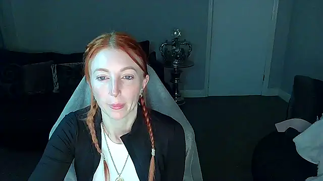 Snapshot of Red_firesquirt chatting on 02-05-25, 11:28 Red firesquirt online show from 02-05-25, 11:28