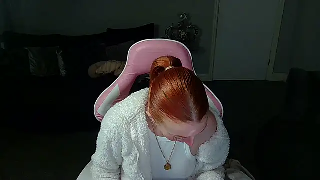 Snapshot of Red_firesquirt chatting on 02-13-25, 03:14 Red firesquirt online show from 02-13-25, 03:14