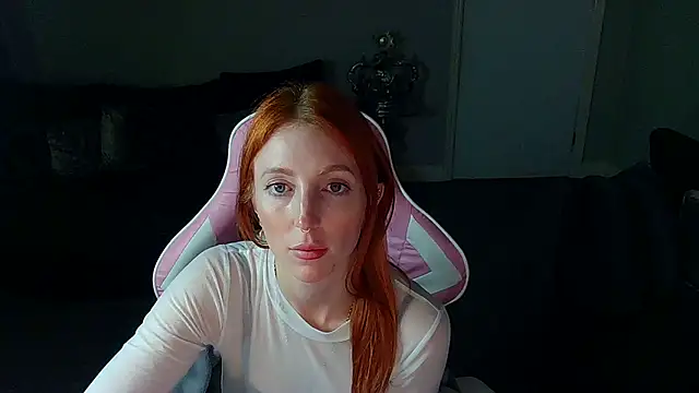 Snapshot of Red_firesquirt chatting on 02-19-25, 09:25 Red firesquirt online show from 02-19-25, 09:25