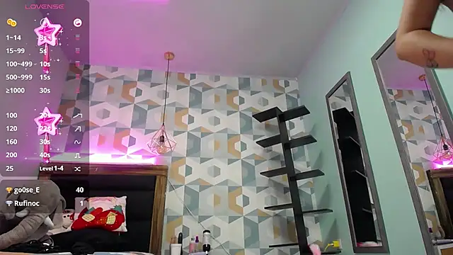 LORENADAVIES online show from 12-18-24, 03:00