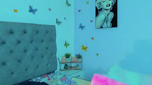 mabellfox online show from 12-30-24, 02:09