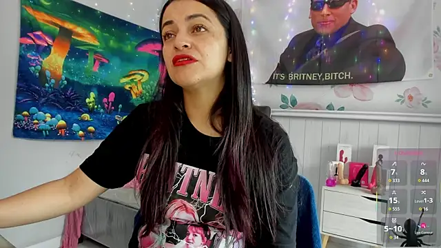 Snapshot of LovelyAzucena chatting on 10-22-25, 04:40 LovelyAzucena online show from 10-22-25, 04:40