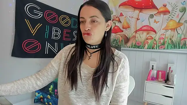 Snapshot of LovelyAzucena chatting on 10-28-25, 02:31 LovelyAzucena online show from 10-28-25, 02:31