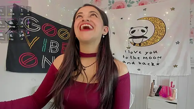 Snapshot of LovelyAzucena chatting on 10-29-25, 02:52 LovelyAzucena online show from 10-29-25, 02:52