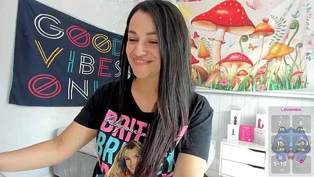 Snapshot of LovelyAzucena chatting on 11-29-25, 02:53 LovelyAzucena online show from 11-29-25, 02:53