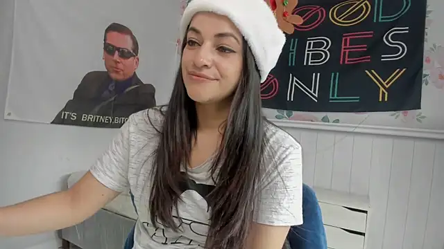 Snapshot of LovelyAzucena chatting on 12-20-25, 03:19 LovelyAzucena online show from 12-20-25, 03:19