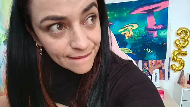 LovelyAzucena online show from 06-25-26, 03:05