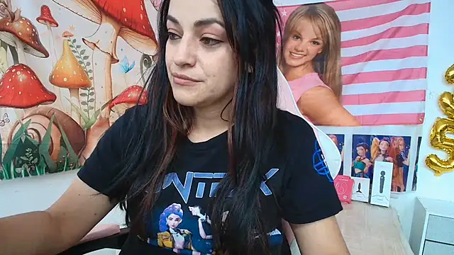 LovelyAzucena online show from 07-02-26, 03:51