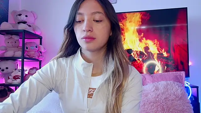 Snapshot of TiffanyBela chatting on 02-25-26, 07:45 TiffanyBela online show from 02-25-26, 07:45