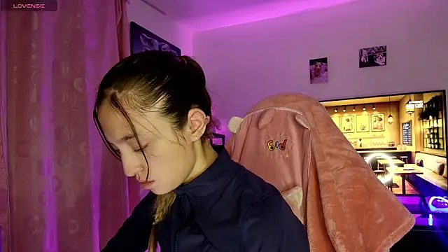 Snapshot of TiffanyBela chatting on 03-15-26, 01:33 TiffanyBela online show from 03-15-26, 01:33