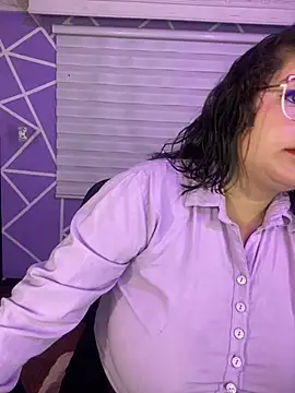 Snapshot of MiiaaJoness chatting on 06-24-26, 05:06 MiiaaJoness online show from 06-24-26, 05:06