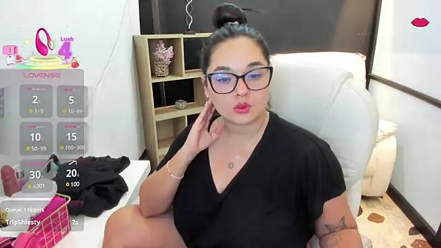Snapshot of CelesteBrucee chatting on 02-08-25, 05:40 CelesteBrucee online show from 02-08-25, 05:40