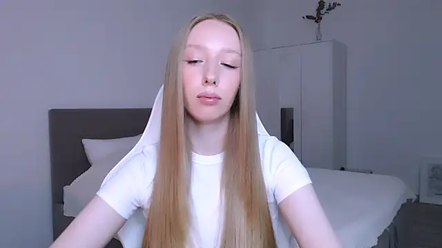 Luna insniity online show from 11-13-25, 07:57