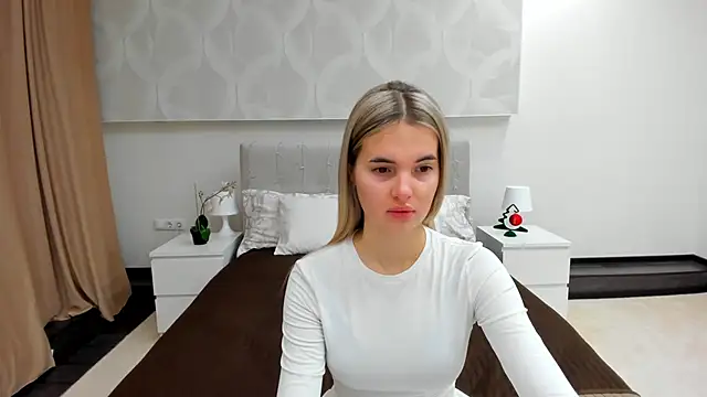 Snapshot of Donna_Evans chatting on 11-27-25, 12:02 Donna Evans online show from 11-27-25, 12:02