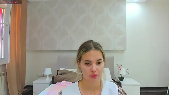 Snapshot of Donna_Evans chatting on 06-30-26, 11:39 Donna Evans online show from 06-30-26, 11:39