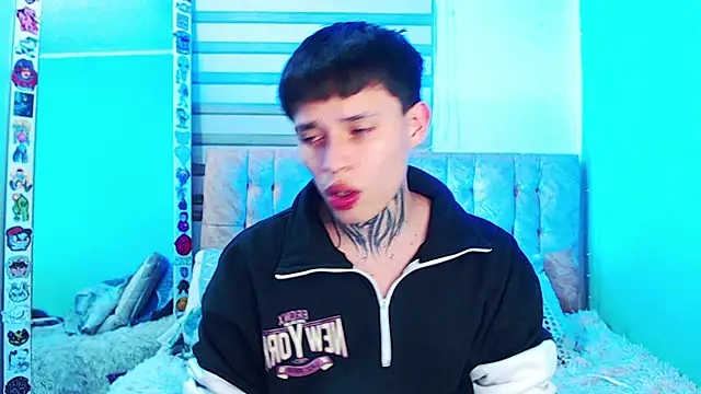  justinmoon2 online show from 06-18-26, 05:08