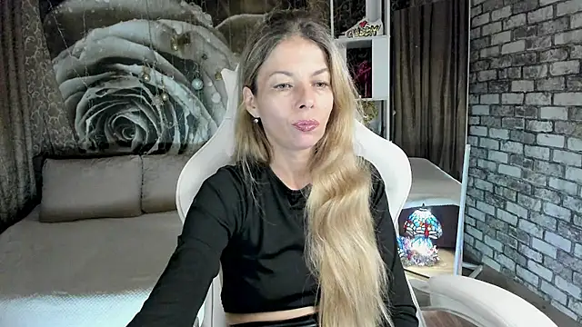 Eva Melow online show from 04-04-26, 05:10