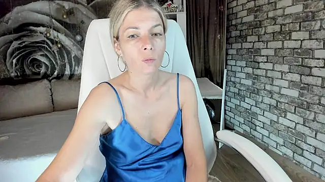 Eva Melow online show from 06-14-26, 02:30