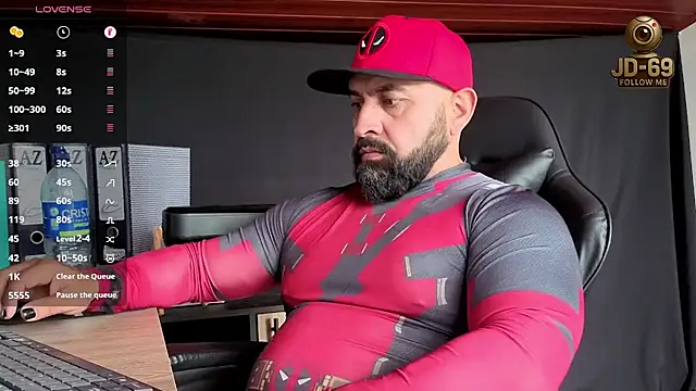 Snapshot of JD-69 chatting on 10-30-25, 05:24 JD-69 online show from 10-30-25, 05:24