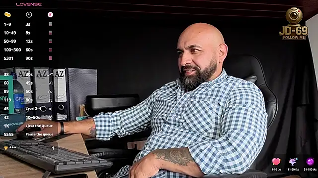 Snapshot of JD-69 chatting on 11-04-25, 07:13 JD-69 online show from 11-04-25, 07:13