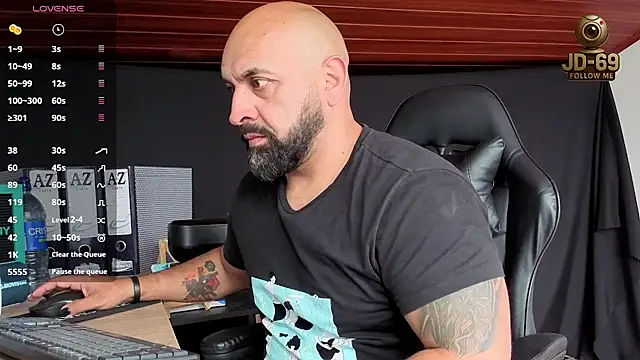 Snapshot of JD-69 chatting on 11-06-25, 07:26 JD-69 online show from 11-06-25, 07:26