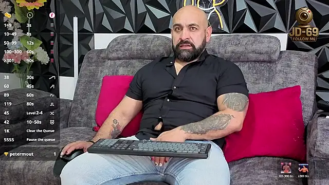 Snapshot of JD-69 chatting on 12-16-25, 06:57 JD-69 online show from 12-16-25, 06:57