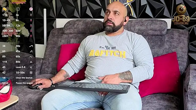 Snapshot of JD-69 chatting on 12-17-25, 05:30 JD-69 online show from 12-17-25, 05:30