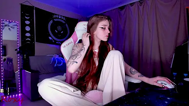 Snapshot of wet_dream_ chatting on 01-19-25, 07:15 wet dream online show from 01-19-25, 07:15