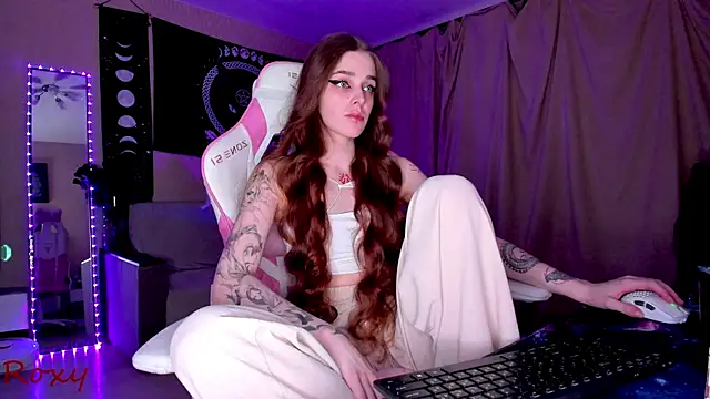 Snapshot of wet_dream_ chatting on 03-11-25, 03:37 wet dream online show from 03-11-25, 03:37