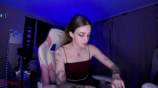 Snapshot of wet_dream_ chatting on 09-16-25, 02:45 wet dream online show from 09-16-25, 02:45
