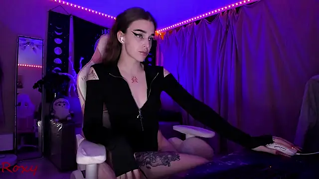 Snapshot of wet_dream_ chatting on 11-28-25, 08:00 wet dream online show from 11-28-25, 08:00