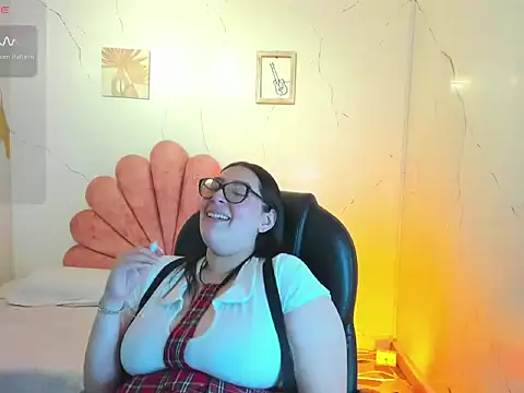 Snapshot of NiickyJones chatting on 06-06-26, 02:49 NiickyJones online show from 06-06-26, 02:49