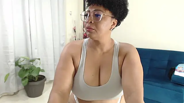 AmbarSofhia online show from 02-13-25, 10:11