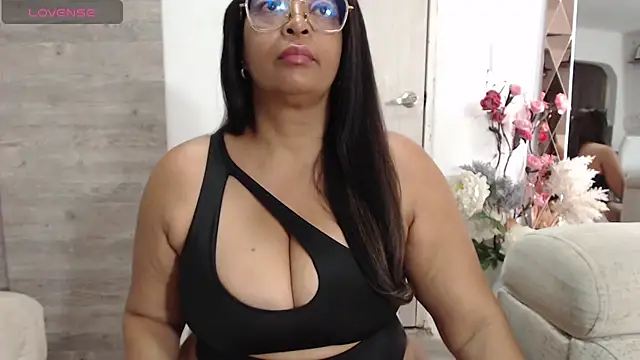 AmbarSofhia online show from 07-17-26, 08:57