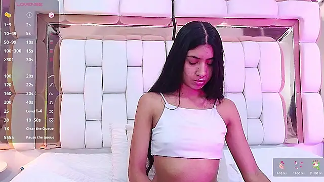 Snapshot of littlee_emilyy_ chatting on 02-27-25, 03:04 littlee emilyy  online show from 02-27-25, 03:04