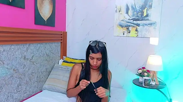 Snapshot of littlee_emilyy_ chatting on 07-28-26, 04:39 littlee emilyy online show from 07-28-26, 04:39