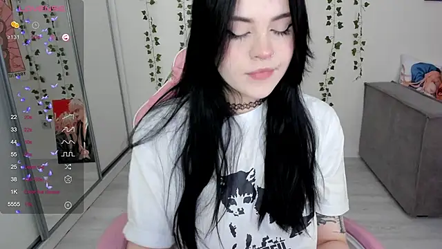 SelenaCute online show from 02-07-25, 04:37