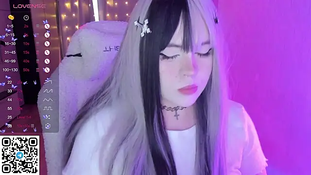 SelenaCute online show from 03-10-26, 05:56