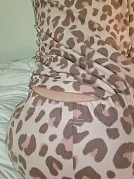 Silvia Zeno online show from 02-22-26, 05:08