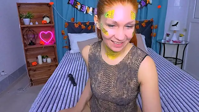 LucieHells online show from 10-30-25, 01:29