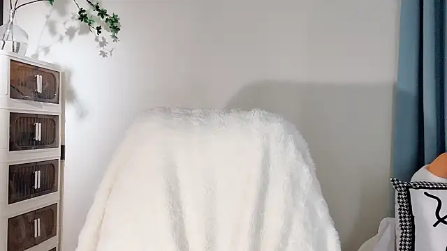 lvy-w online show from 02-04-25, 01:38