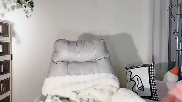 lvy-w online show from 02-05-25, 04:58