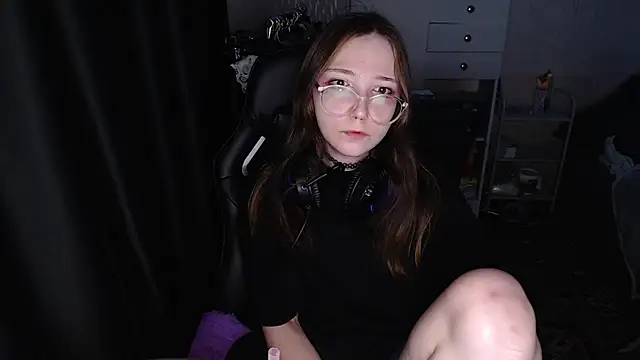 Snapshot of AmeliaKamishiro chatting on 12-20-25, 04:25 AmeliaKamishiro online show from 12-20-25, 04:25