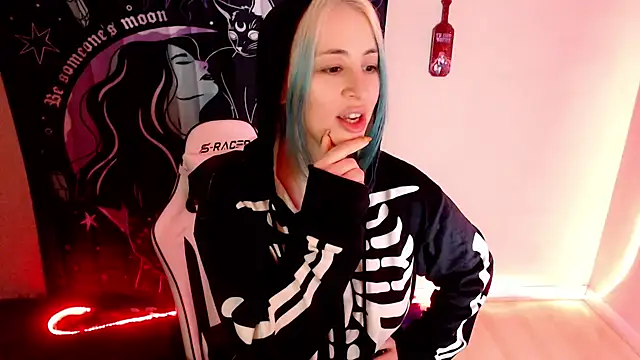 Snapshot of GoddessLilitu chatting on 01-04-25, 05:05 GoddessLilitu online show from 01-04-25, 05:05