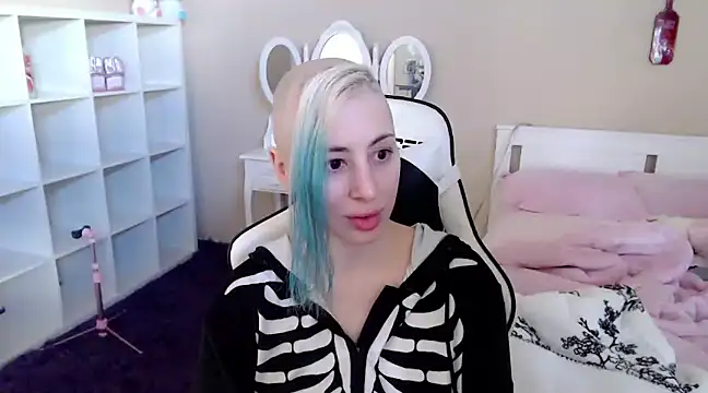 Snapshot of GoddessLilitu chatting on 01-07-25, 10:41 GoddessLilitu online show from 01-07-25, 10:41