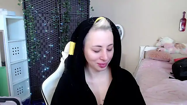 Snapshot of GoddessLilitu chatting on 01-22-25, 07:13 GoddessLilitu online show from 01-22-25, 07:13
