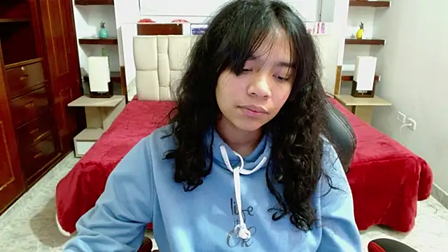 laureentt  online show from 03-12-25, 03:13